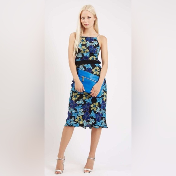 Topshop Dresses & Skirts - Topshop Floral Print Crochet Halter Dress Sz 2 US 6 UK $330 NWT Limited Edition